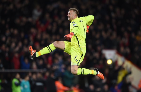 Boruc obronił karnego. Gwiazdor rewelacji nie znalazł sposobu na Polaka (VIDEO)